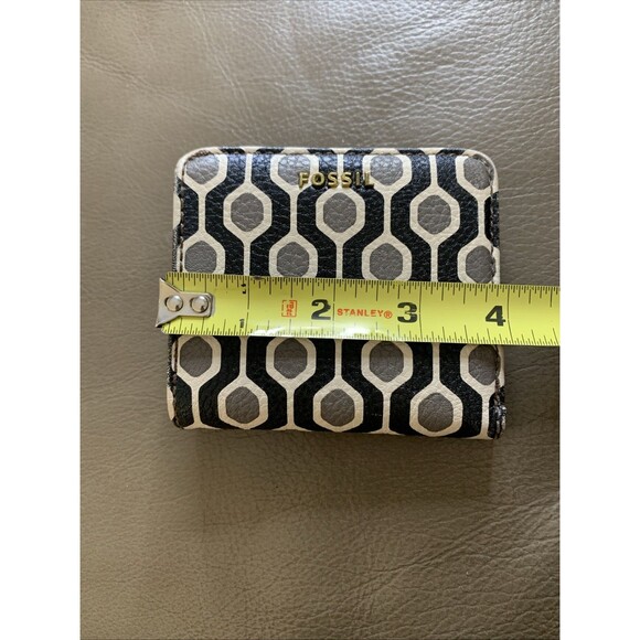 VTG Fossil Geometric Leather Bi-fold Wallet Snap & Up Zip Coin Card Slots White - Picture 15 of 16